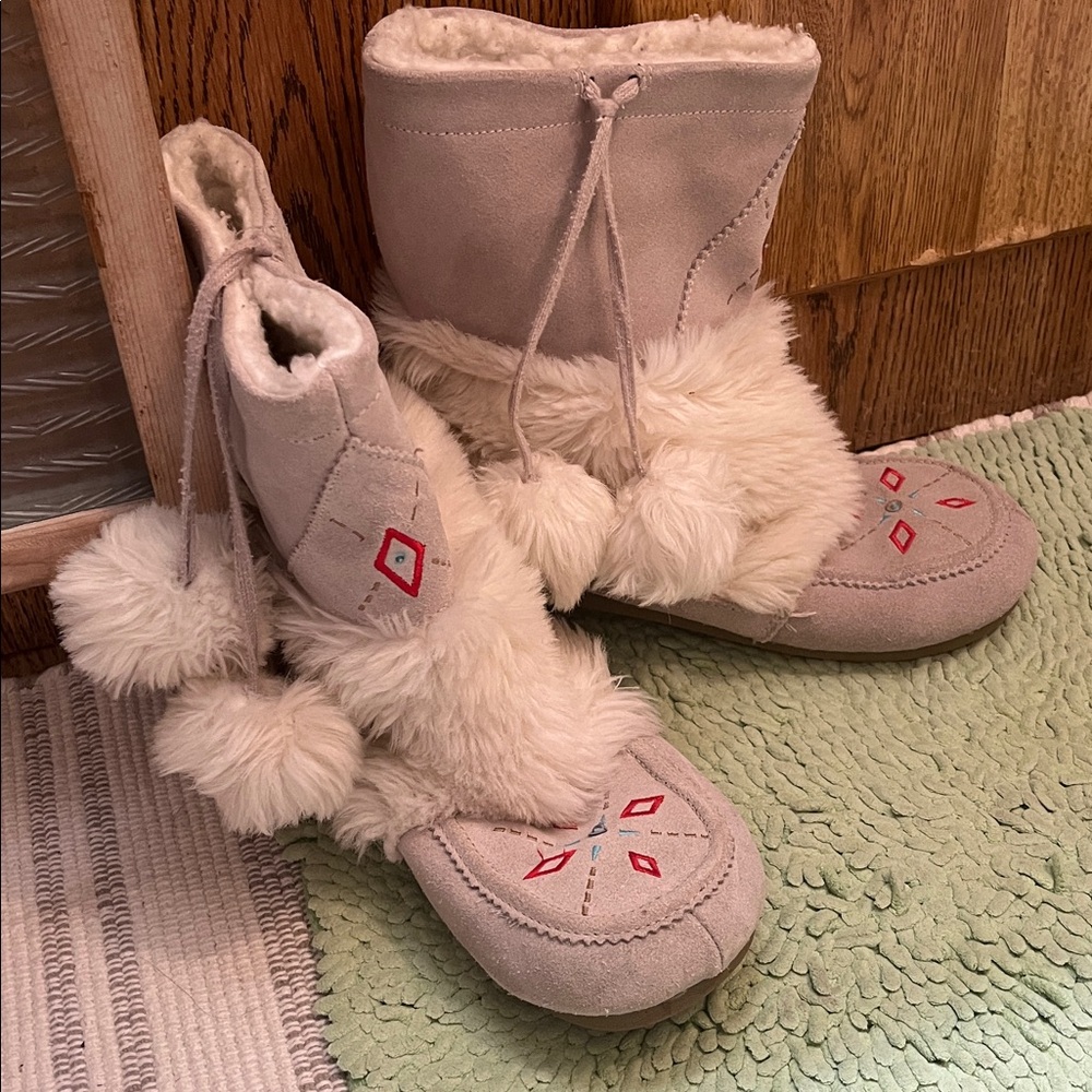 Airwalk Beige Fur-Lined Boots